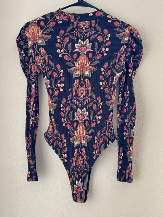 FARM Rio Black Berry Garden Bodysuit Puff Long Sleeve Thong Small - Picture 3 of 14